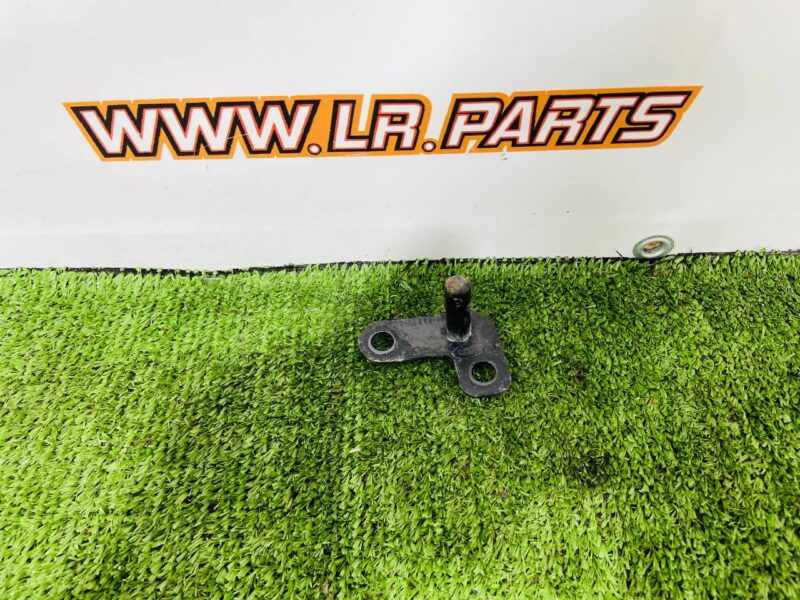 LR136952 Left radiator bracket Land Rover Discovery Sport L550 (2015-) Used cost  € in stock 1 pcs.
