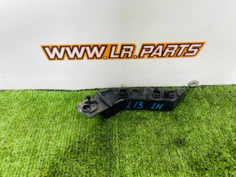 LR144345 Front bumper mounting bracket left Land Rover Discovery Sport L550 (2015-) Used cost 5 € in stock 1 pcs.