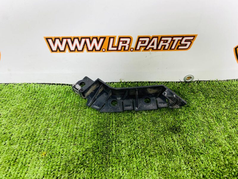 LR144345 Front bumper mounting bracket left Land Rover Discovery Sport L550 (2015-) Used cost 5 € in stock 1 pcs.