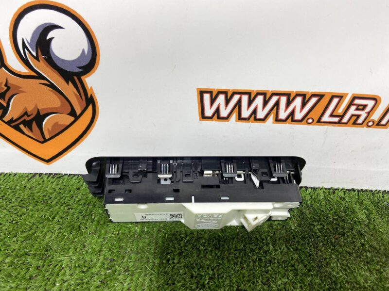 526123583 Rear seat folding button block for Range Rover Sport L461 (2023-) Used cost  € in stock 1 pcs.