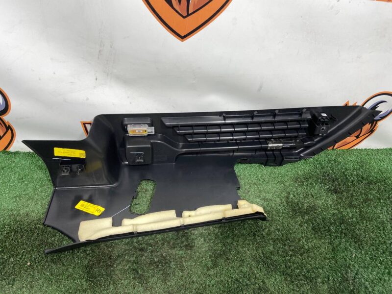 526123926PVJ Right rear panel finish Range Rover Sport L461 (2023-) Second Hand cost  € in stock 1 pcs.