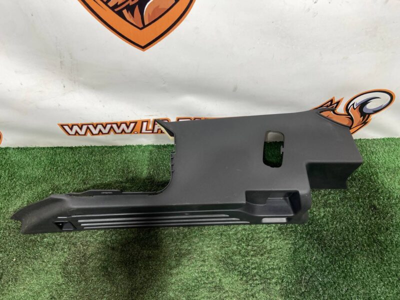 526123928PVJ Left rear body panel finish for Range Rover Sport L461 (2023-) Used"" cost  € in stock 1 pcs.