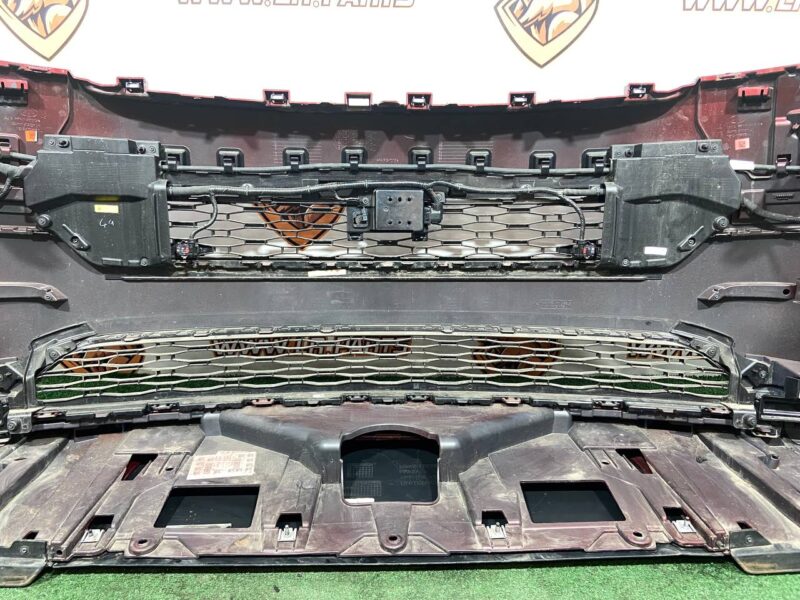 540123554LML Front assembly bumper for Range Rover Sport L461 (2023-) Used cost 3 900 € in stock 1 pcs.
