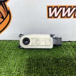 5877R1007A Blinds motor for Range Rover Sport L461 (2023-) used cost  € in stock 1 pcs.