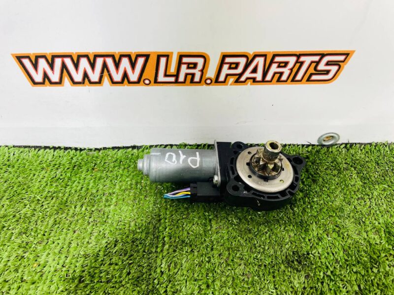 C37013102 Seat Adjustment Motor for Range Rover L405 (2013-2021) Used cost  € in stock 1 pcs.