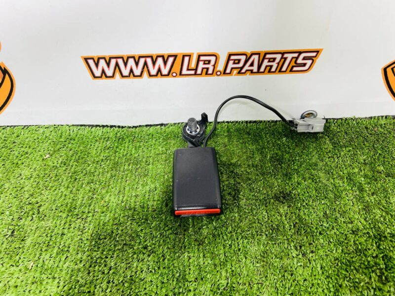 CPLA60044BD Rear seat belt buckle for Range Rover L405 (2013-2021) Used cost  € in stock 1 pcs.