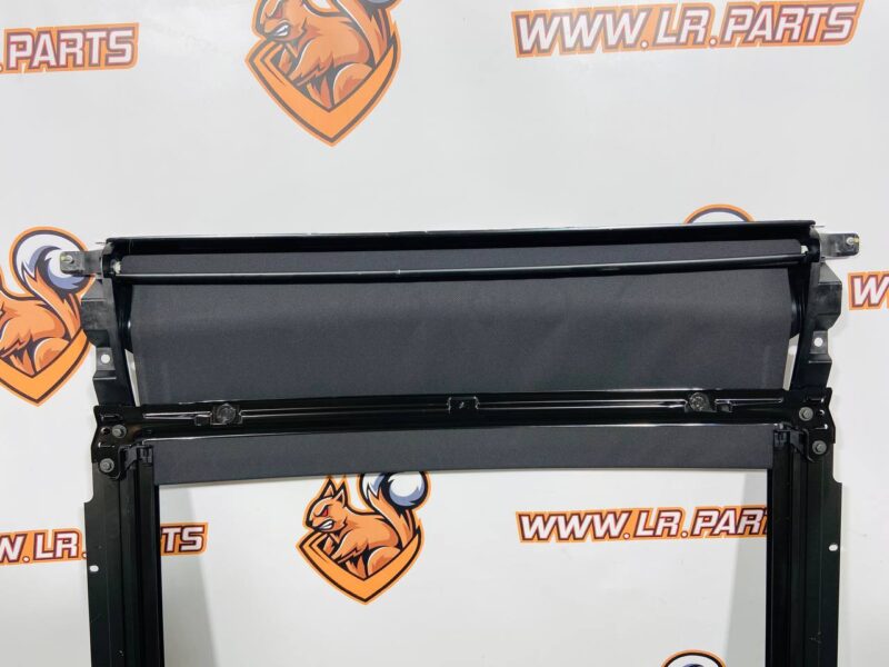 LR054339KIT Blinds curtain of the hatch with guide Range Rover Sport L494 (2014-2022) Used cost  € in stock 1 pcs.