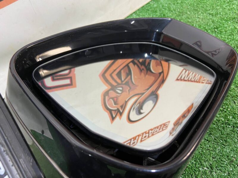 LR064728 Exterior mirror right Range Rover L405 (2013-2021) used cost  € in stock 2 pcs.