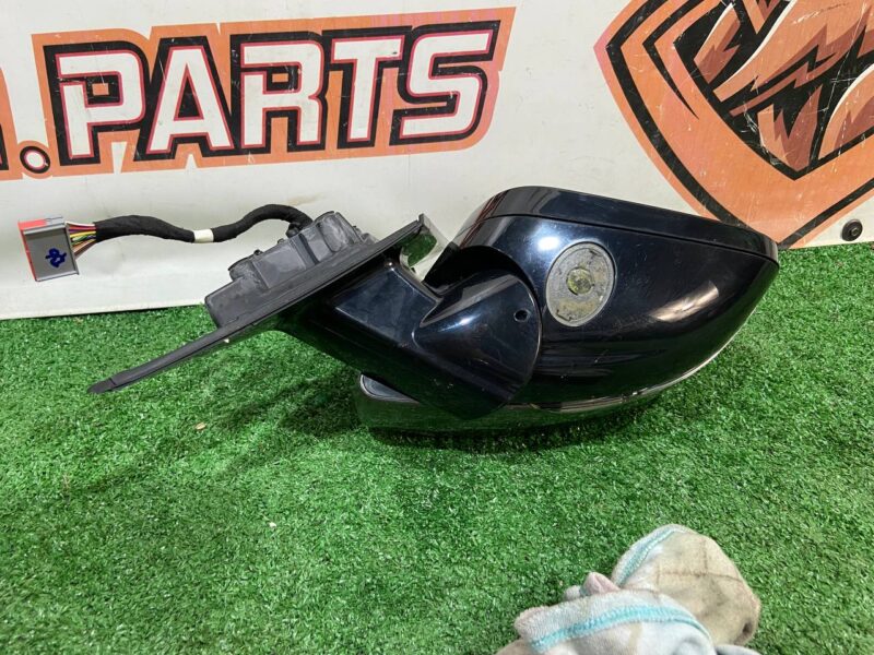 LR064728 Exterior mirror right Range Rover L405 (2013-2021) used cost  € in stock 2 pcs.