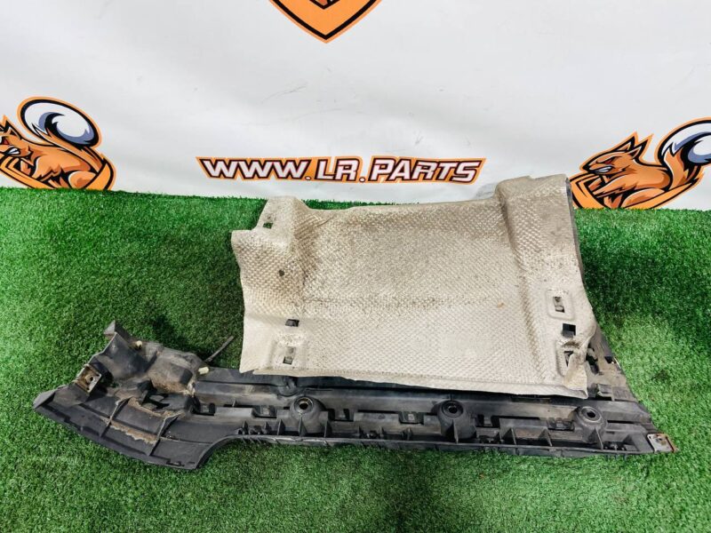 LR076516 Rear right bumper mounting bracket Range Rover L405 (2013-2021) Used cost 20 € in stock 3 pcs.