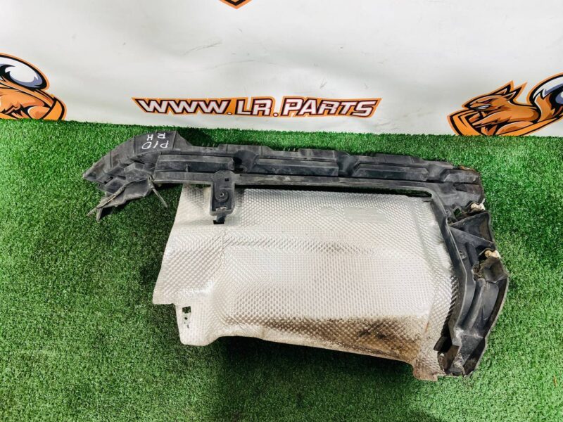 LR076516 Rear right bumper mounting bracket Range Rover L405 (2013-2021) Used cost 20 € in stock 3 pcs.