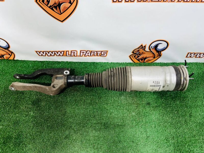 LR102249KIT Front right shock absorber with bracket Range Rover L405 (2013-2021) Used cost 470 € in stock 1 pcs.