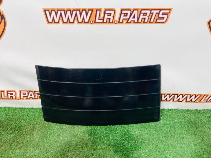 LR116995 Front left door molding for Range Rover L405 (2013-2021) Used cost  € in stock 1 pcs.
