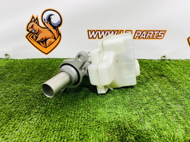 LR133199 Main brake cylinder Land Rover Discovery Sport L550 (2015-) Used cost 100 € in stock 1 pcs.