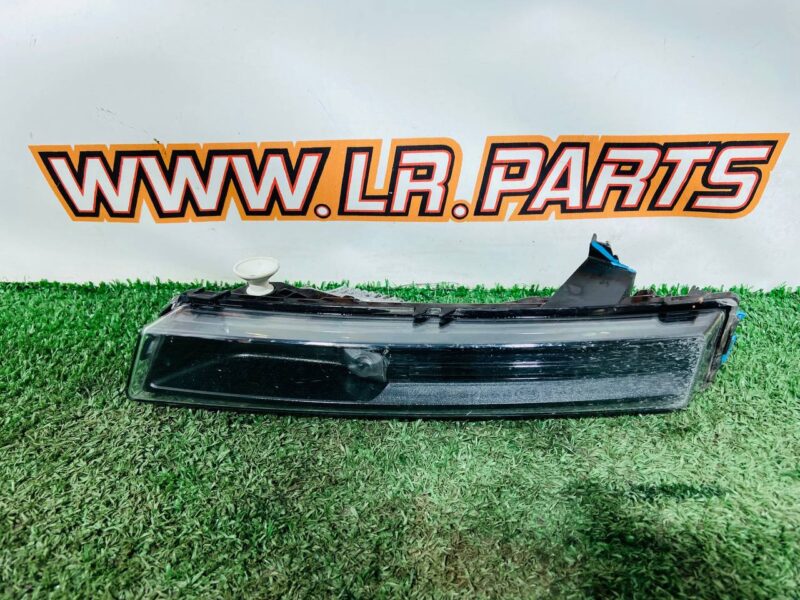 LR142092 Fog light 2018 - right Range Rover Sport L494 (2014-2022) Used cost 120 € in stock 1 pcs.