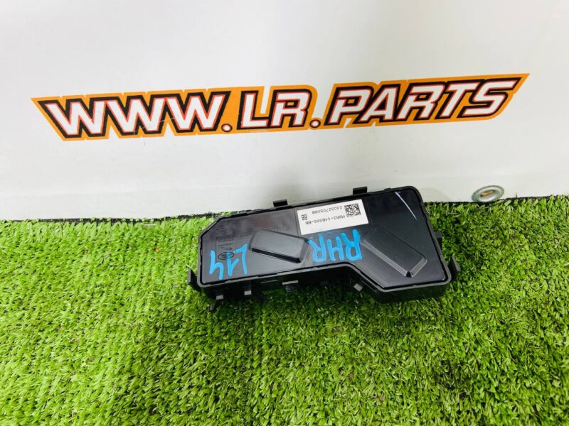 LR150584 Rear right seat electric adjustment switch for Range Rover Sport L461 (2023-) Used cost 193 € in stock 1 pcs.