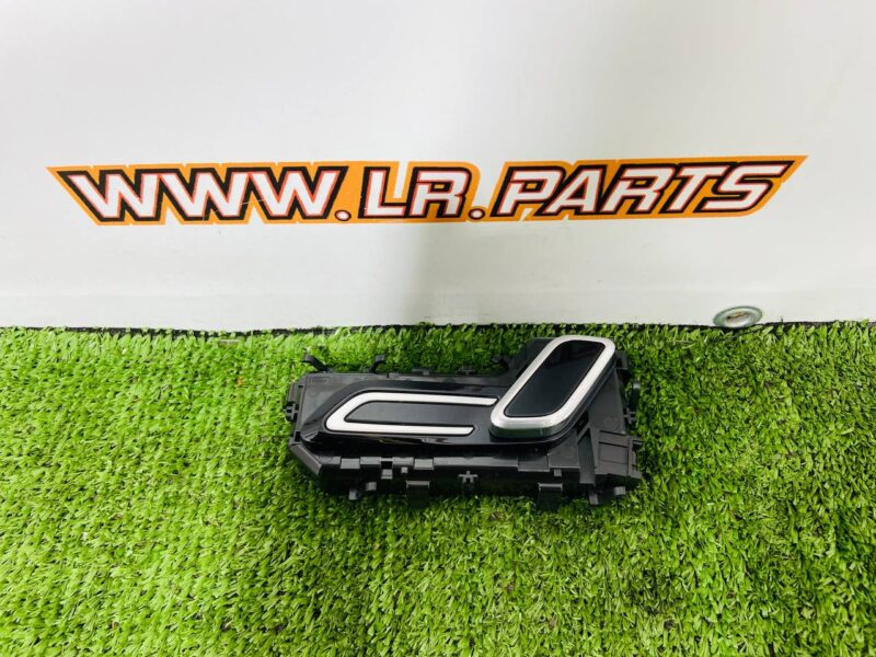LR150584 Rear right seat electric adjustment switch for Range Rover Sport L461 (2023-) Used cost 193 € in stock 1 pcs.