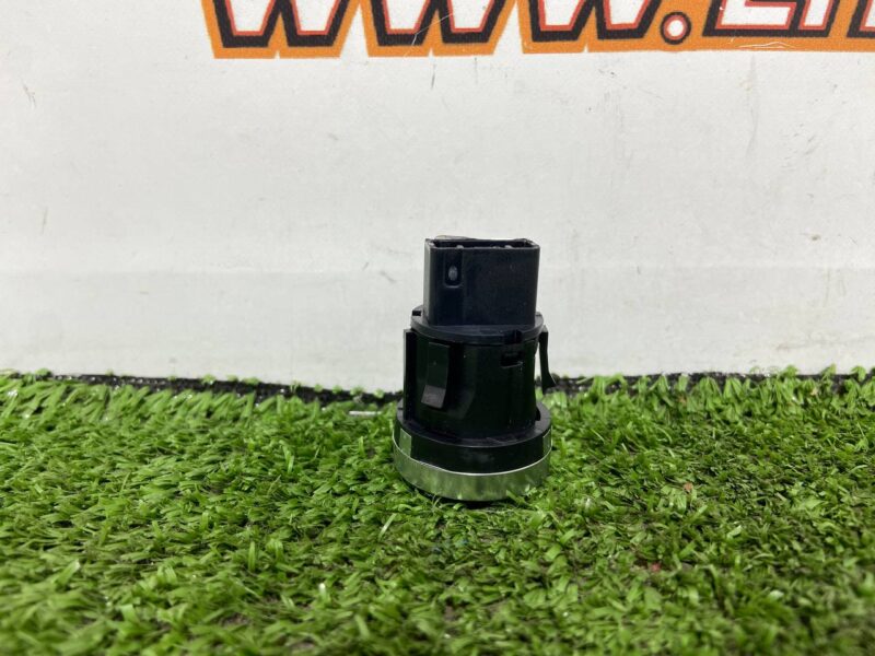 LR150593 Start/Stop button  Range Rover Sport L461 (2023-) Used cost  € in stock 2 pcs.