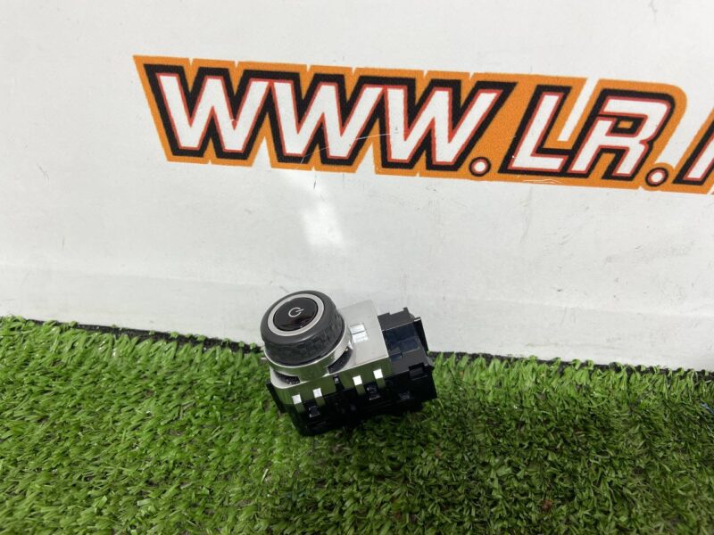 LR150596 Volume Switch for Range Rover Sport L461 (2023-) Used cost  € in stock 2 pcs.