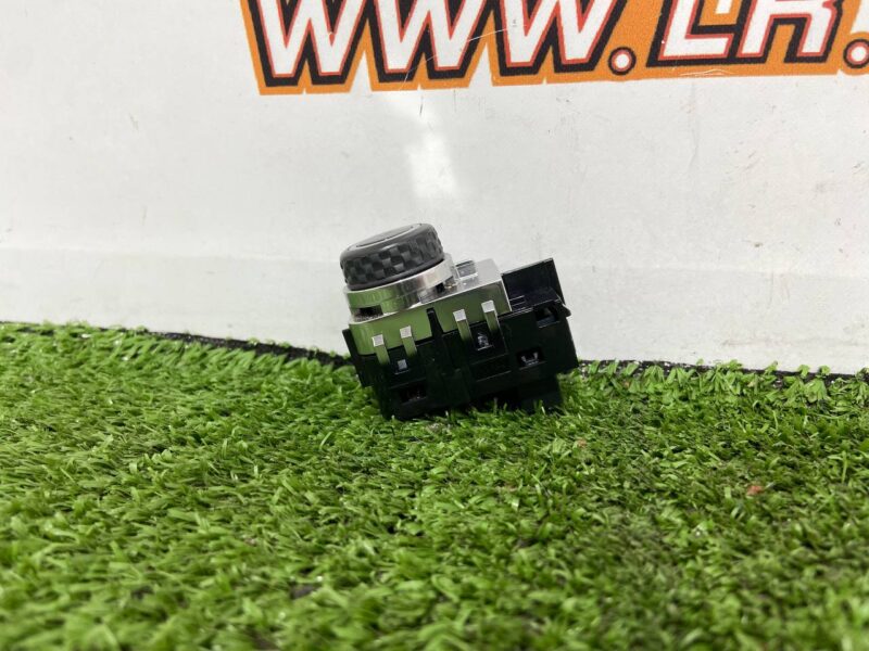 LR150596 Volume Switch for Range Rover Sport L461 (2023-) Used cost  € in stock 2 pcs.