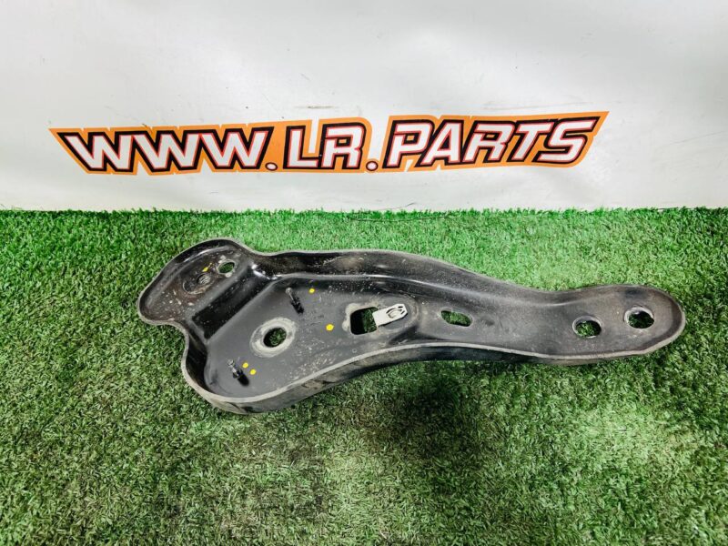 LR150966 Rear beam bracket, front left, Range Rover Sport L461 (2023-) Used cost  € in stock 1 pcs.