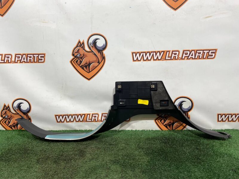 LR151160 Right rear footstep protection plate for Range Rover Sport L461 (2023-) Used cost 80 € in stock 1 pcs.