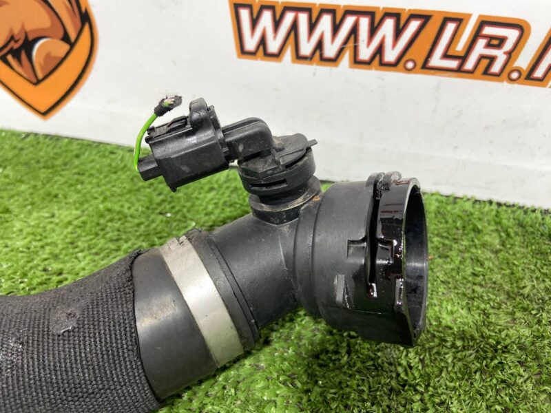 LR151630 Radiator hose 3.0 lower Range Rover Sport L461 (2023-) used cost  € in stock 2 pcs.