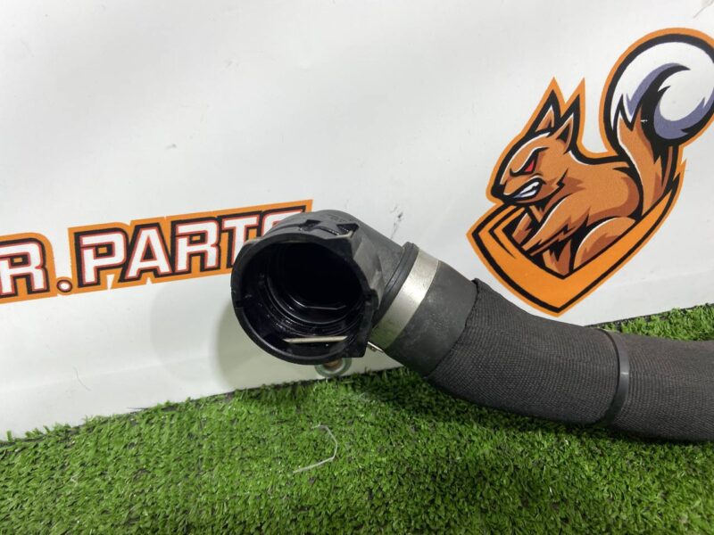 LR151630 Radiator hose 3.0 lower Range Rover Sport L461 (2023-) used cost  € in stock 2 pcs.