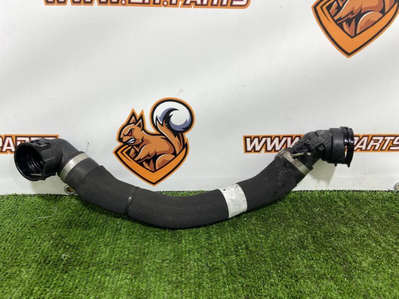 LR151630 Radiator hose 3.0 lower Range Rover Sport L461 (2023-) used cost  € in stock 2 pcs.