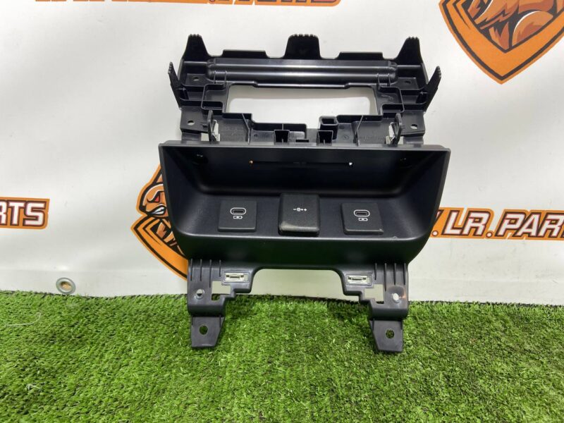 LR152579 Console panel of the lower end finishing Range Rover Sport L461 (2023-) Used cost  € in stock 1 pcs.