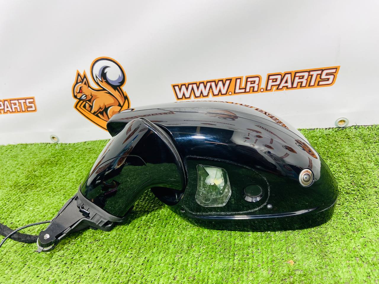 LR152964 Left exterior mirror assembly for Range Rover Sport L461 (2023-) Used cost 1 150 € in stock 1 pcs.