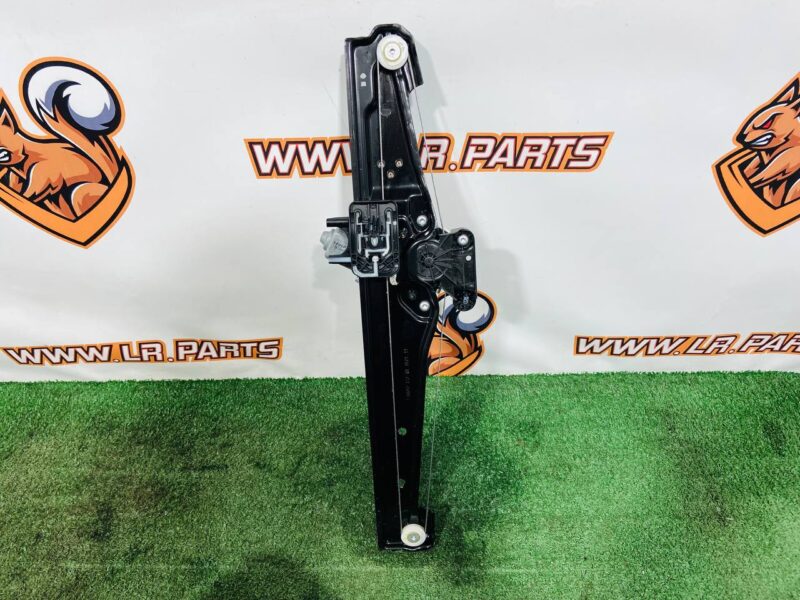 LR153067 Front Right Window Regulator Range Rover Sport L461 (2023-) Used cost 235 € in stock 2 pcs.