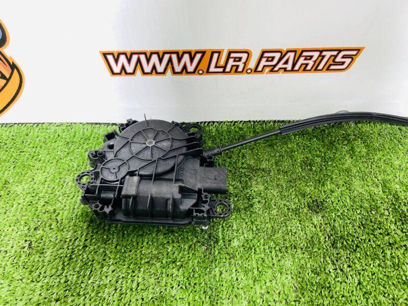 LR153798 Rear lock castle for Range Rover Sport L461 (2023-) Used cost 130 € in stock 2 pcs.