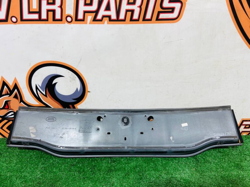 LR155030 Rear License Plate Bracket Land Rover Discovery Sport L550 (2015-) Used cost 50 € in stock 1 pcs.