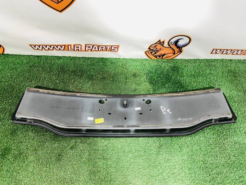 LR155030 Rear License Plate Bracket Land Rover Discovery Sport L550 (2015-) Used cost 50 € in stock 1 pcs.