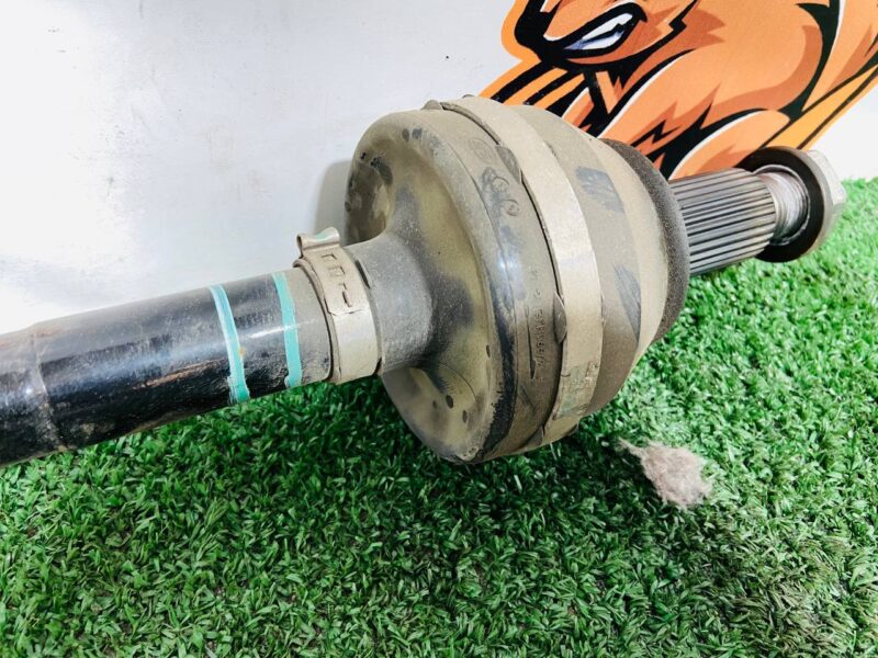 LR156318 Rear right half axle for Range Rover Sport L461 (2023-) Used cost 650 € in stock 2 pcs.