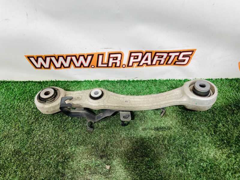LR187033 Rear upper right lever Range Rover Sport L461 (2023-) Used cost  € in stock 3 pcs.