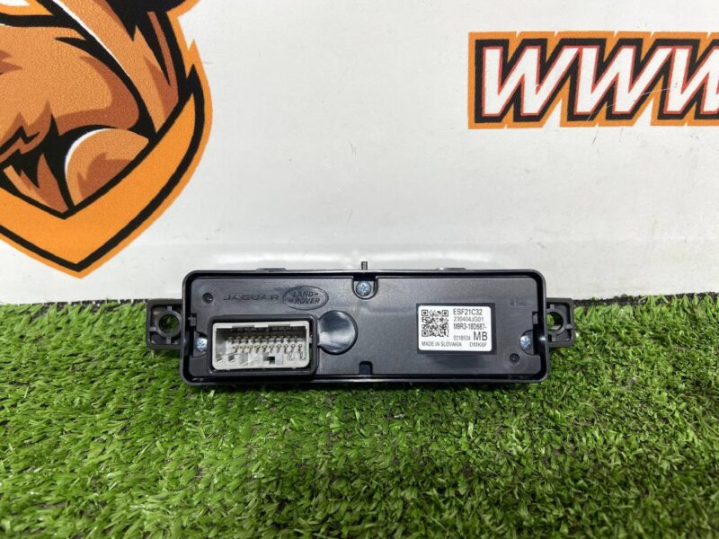 LR167020 Rear seat heater switch Range Rover Sport L461 (2023-) Used cost  € in stock 1 pcs.