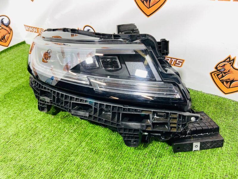 LR167041 Right headlight LED Pixel Range Rover Sport L461 (2023-) Used cost 1 500 € in stock 1 pcs.