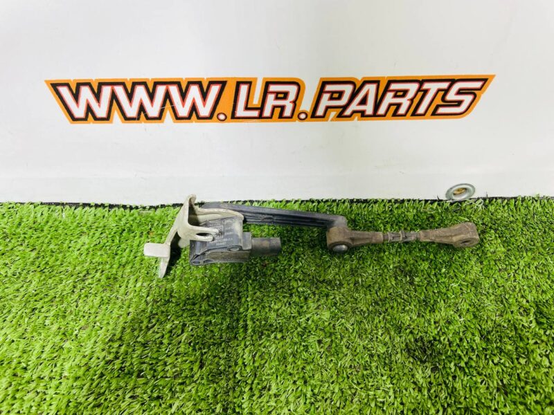 LR167536 Rear right pneumatic suspension sensor for Range Rover Sport L461 (2023-) Used cost 70 € in stock 1 pcs.