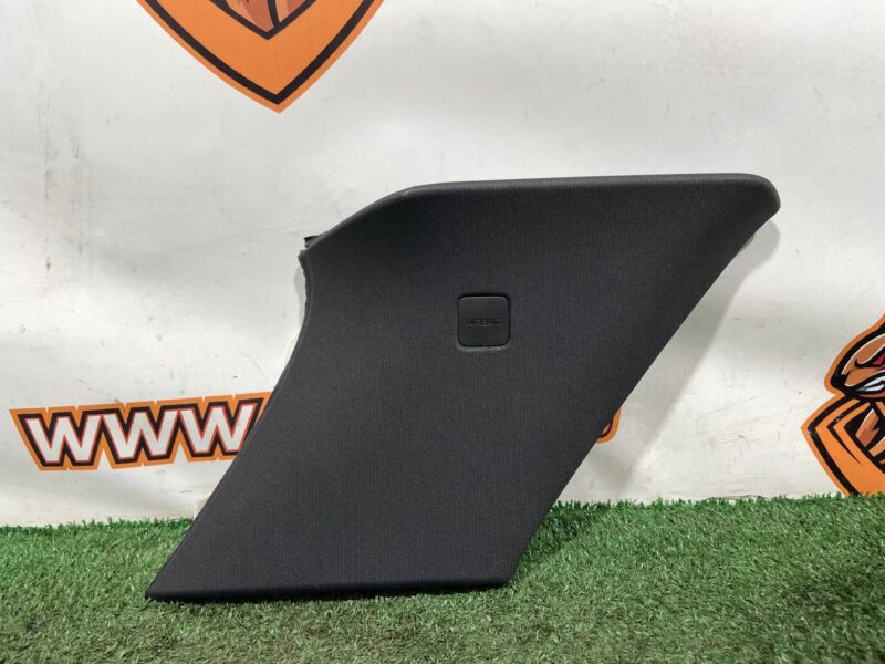 LR168466 Left Rear Pillar Trim Range Rover Sport L461 (2023-) Used cost  € in stock 1 pcs.