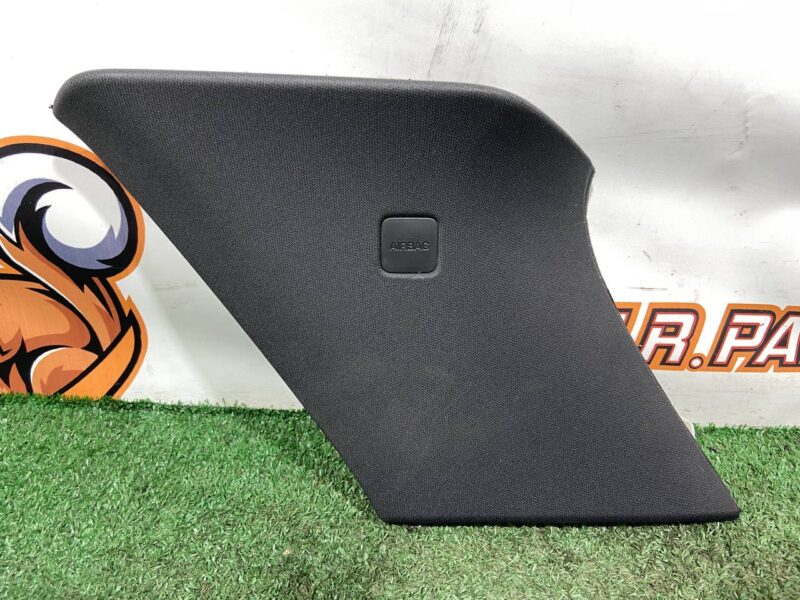 LR168483 Right Rear Pillar Trim Range Rover Sport L461 (2023-) Used cost  € in stock 1 pcs.