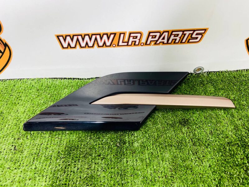 LR168678 Right wing moulding for Range Rover Sport L461 (2023-) Used cost  € in stock 1 pcs.