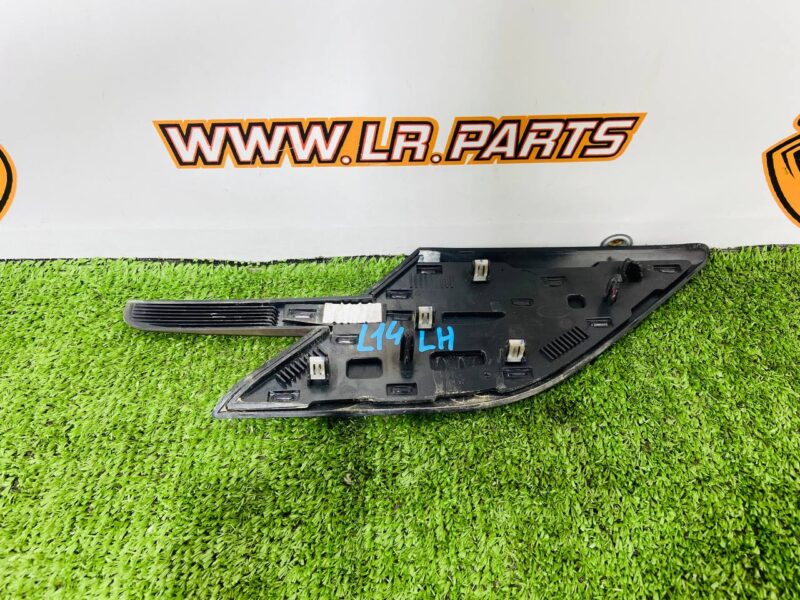 LR168681 Left wing molding Range Rover Sport L461 (2023-) Used cost  € in stock 1 pcs.