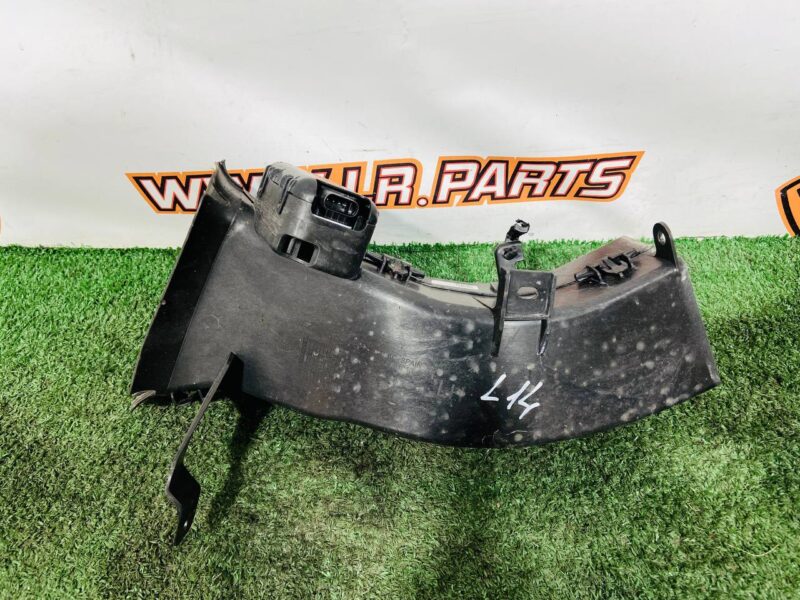 LR168717 Front left brake caliper cooling duct Range Rover Sport L461 (2023-) Used cost 100 € in stock 1 pcs.