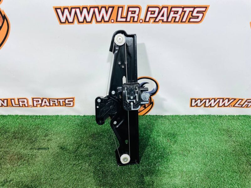 LR168746 Rear left electric window regulator. Range Rover Sport L461 (2023-) Used cost 235 € in stock 1 pcs.