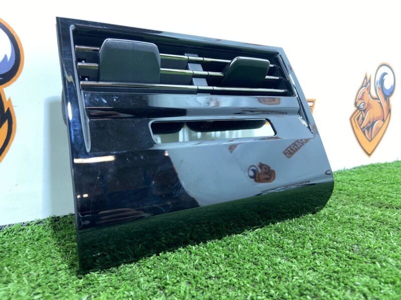 LR168838 Console Panel Upper End Trim Range Rover Sport L461 (2023-) Used cost  € in stock 1 pcs.