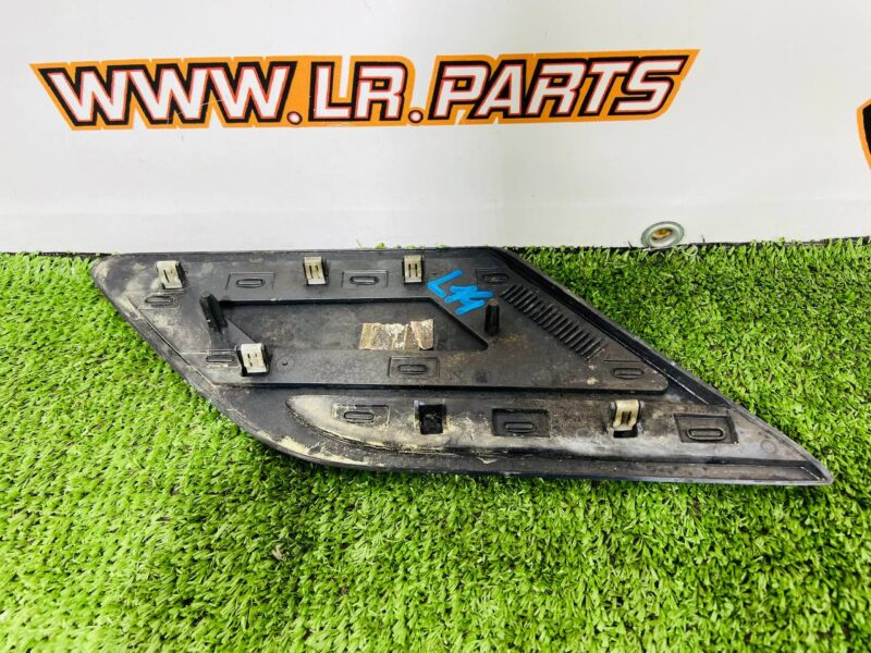 LR169083 Right Hood Deflector Range Rover Sport L461 (2023-) Used cost 120 € in stock 1 pcs.