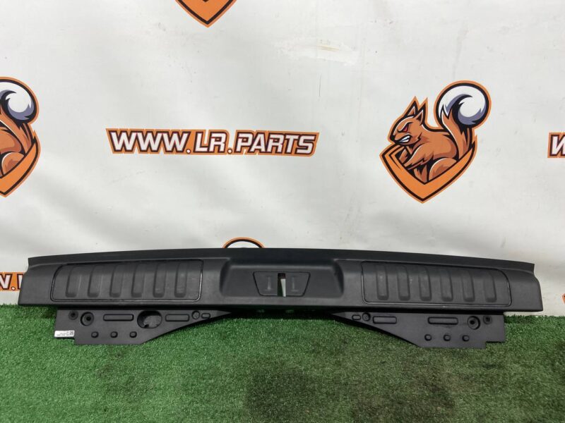 LR169234 Threshold overlay of the trunk lid for Range Rover Sport L461 (2023-) Used cost  € in stock 1 pcs.