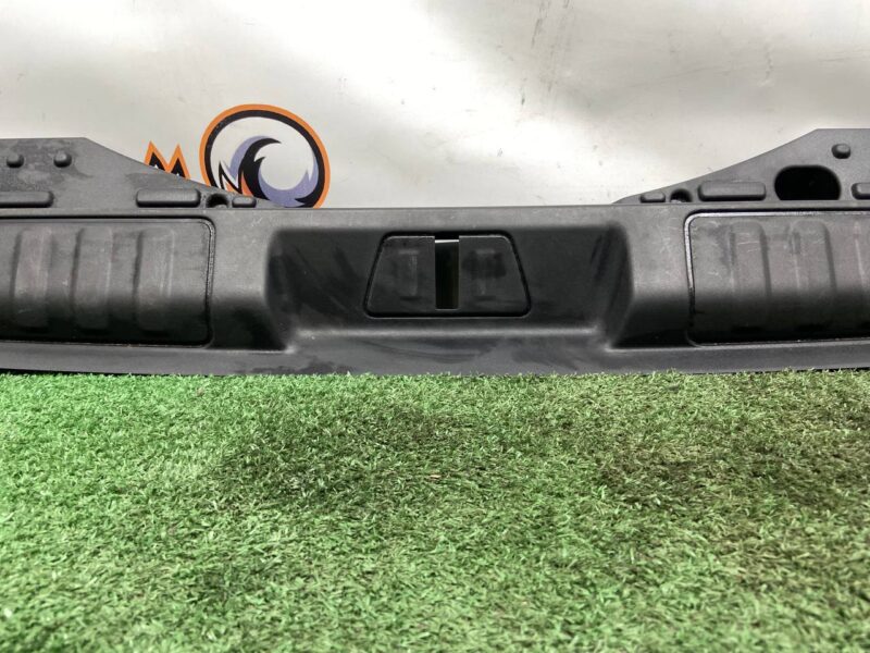 LR169234 Threshold overlay of the trunk lid for Range Rover Sport L461 (2023-) Used cost  € in stock 1 pcs.